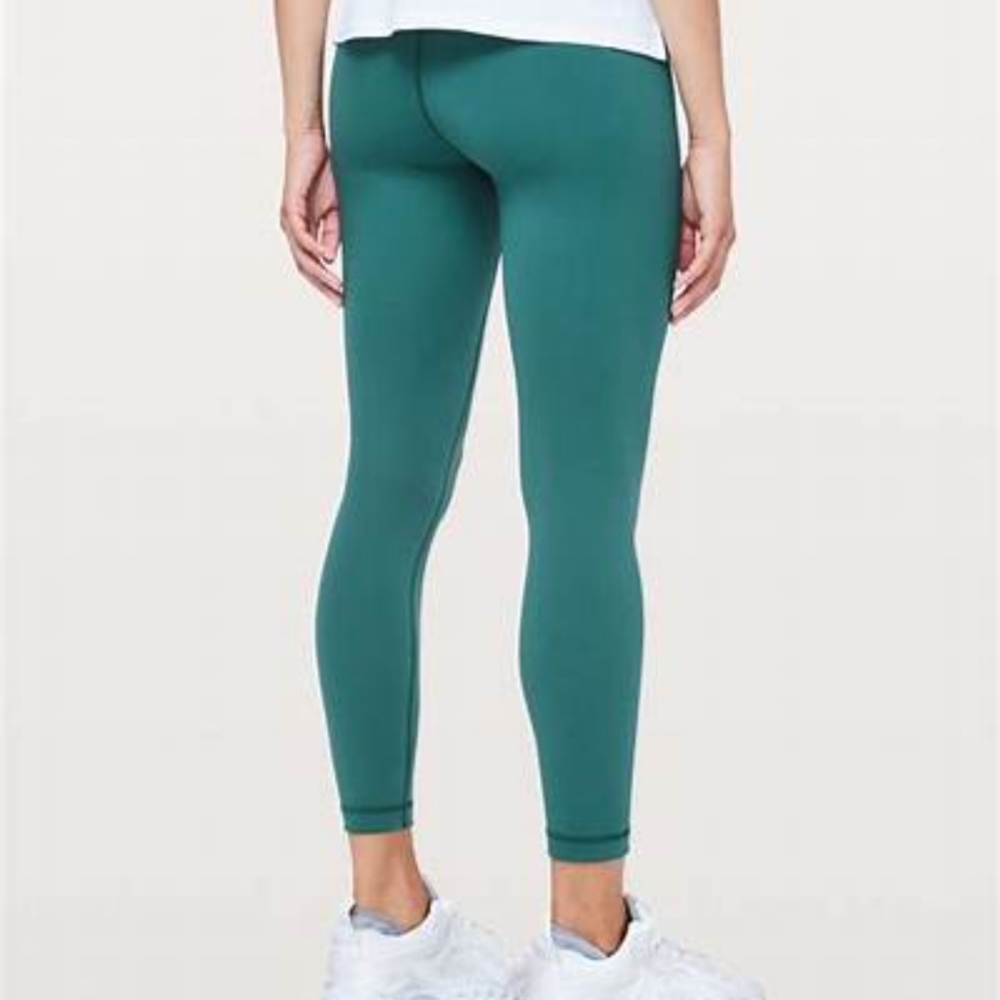 Lululemon Wunder Under leggings size 6
